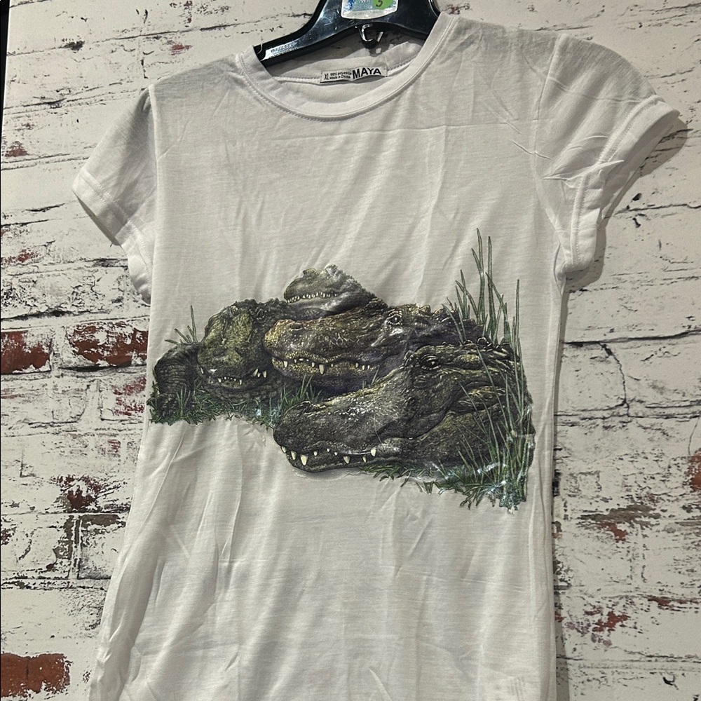 Maya White Tee with Alligator Design